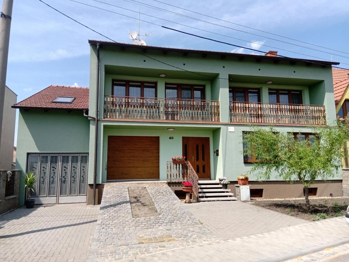 Apartamento U Hradeb Mikulov Exterior foto